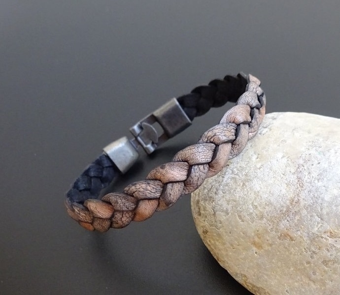 Braided flat leather bracelet