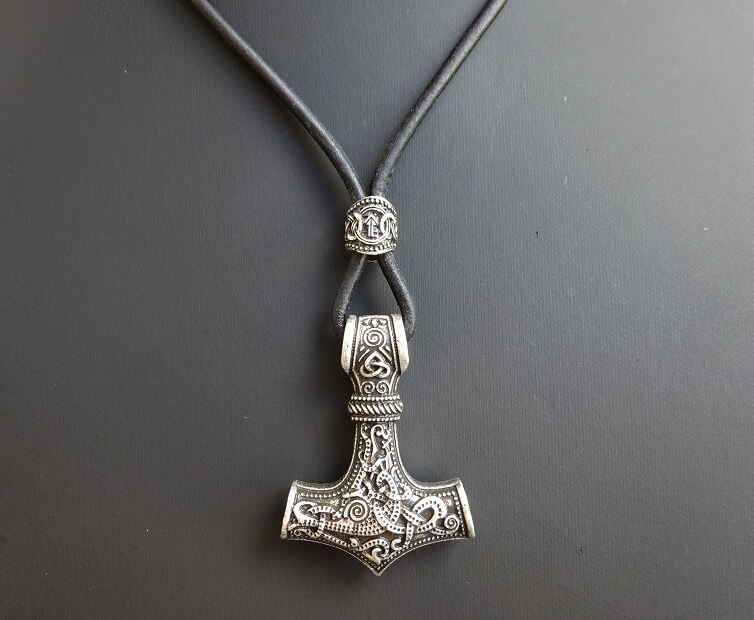 mjolnir pendant with new rune 11