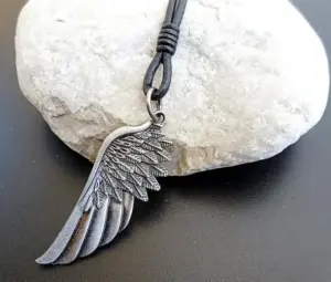 GREY FEATHER NECKLACE