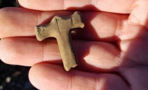 THOR'S HAMMER The small amulet was carved out of sandstone. Photo Fornleifastofnun Íslands